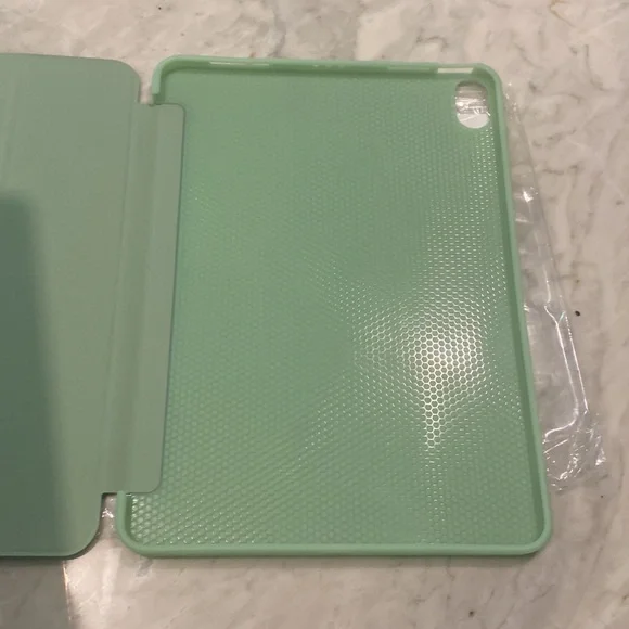 NWOT 2024 iPad Air Green Case - Picture 4 of 4